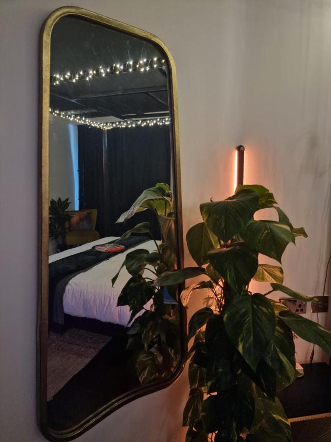 Apartment The Penny Black With Indoor Hot Tub *